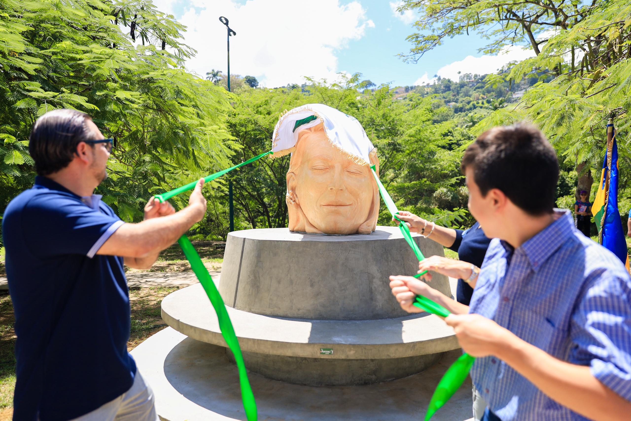 Lee más sobre el artículo Baruta se enriquece culturalmente con la obra ‘El Pensante’en El Parque El Vizcaya